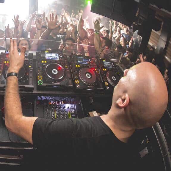 Future Sound Of Egypt 387 (13.04.2015) with Aly & Fila