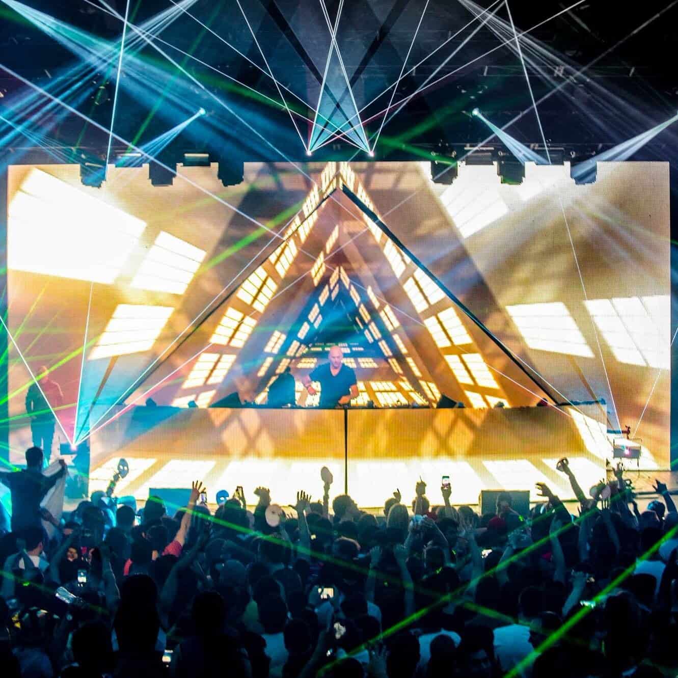 Future Sound of Egypt 404 (10.08.2015) with Aly & Fila