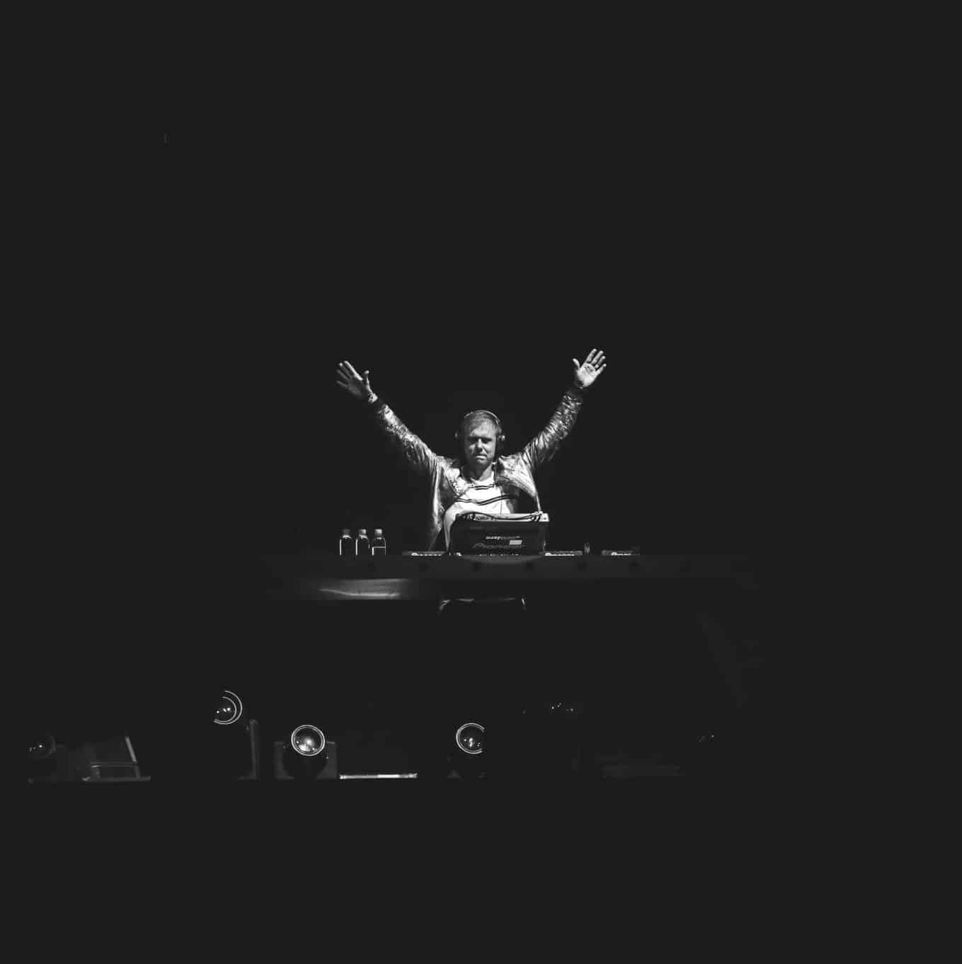 A State Of Trance 811 (27.04.2017) with Armin van Buuren, Sied van Riel, Alexander Popov & Susana