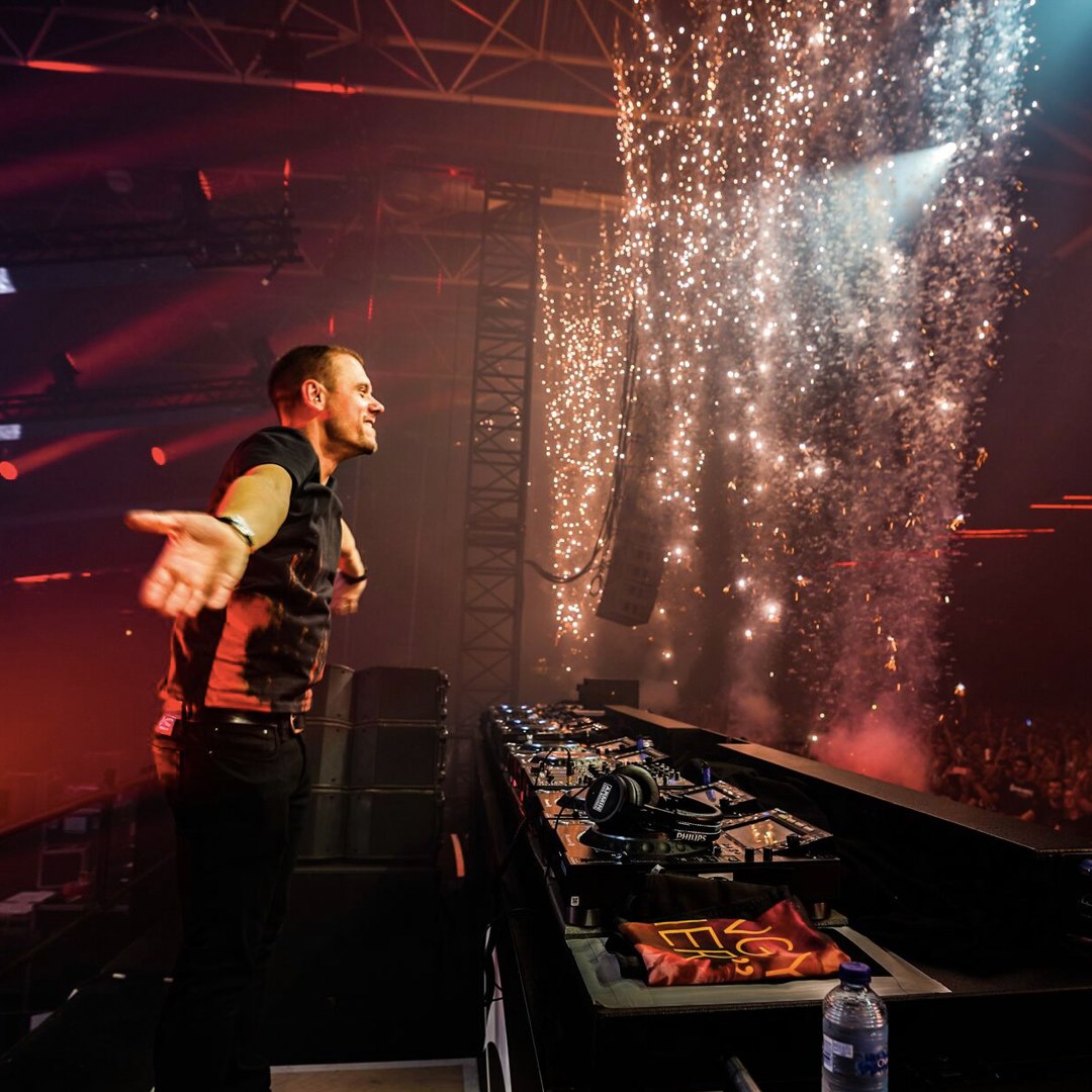 A State Of Trance 1037 (07.10.2021) with Armin van Buuren, Ruben de Ronde & Ferry Corsten