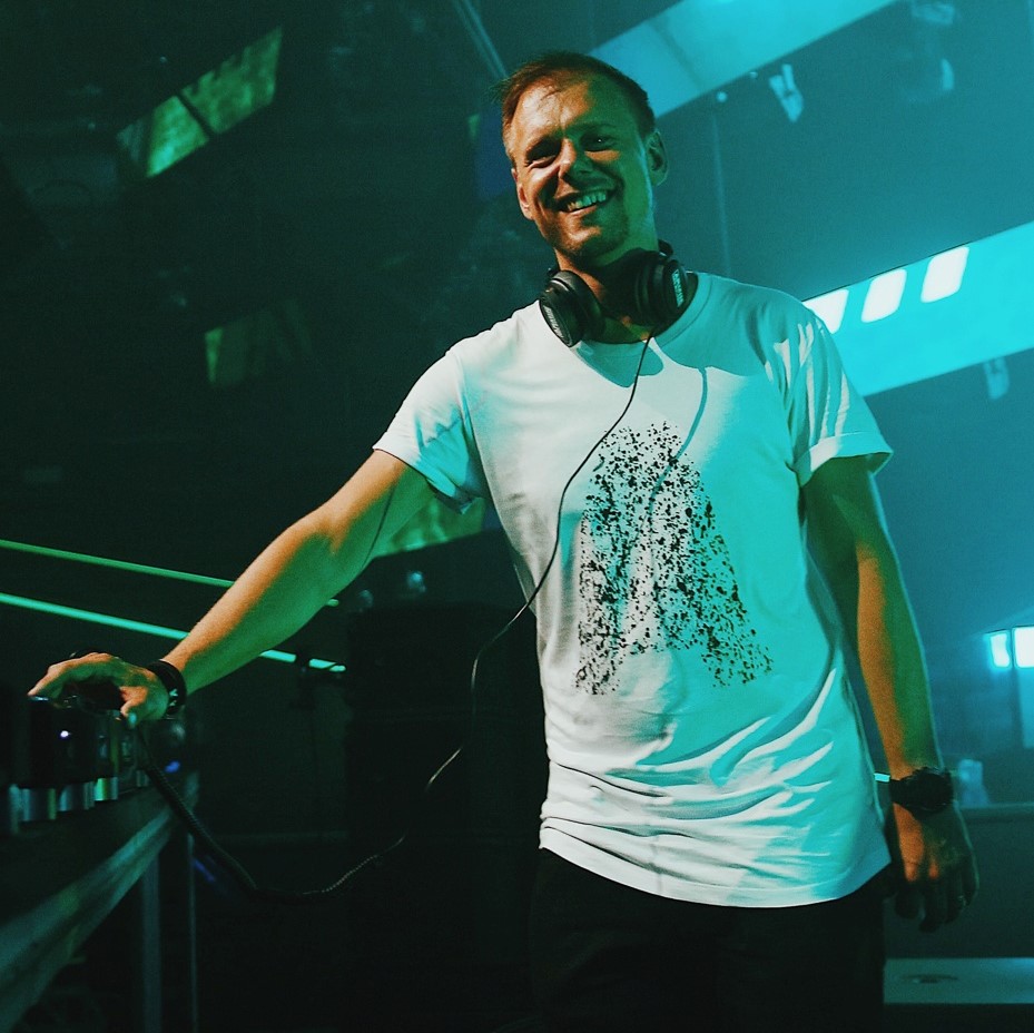 A State Of Trance 1043