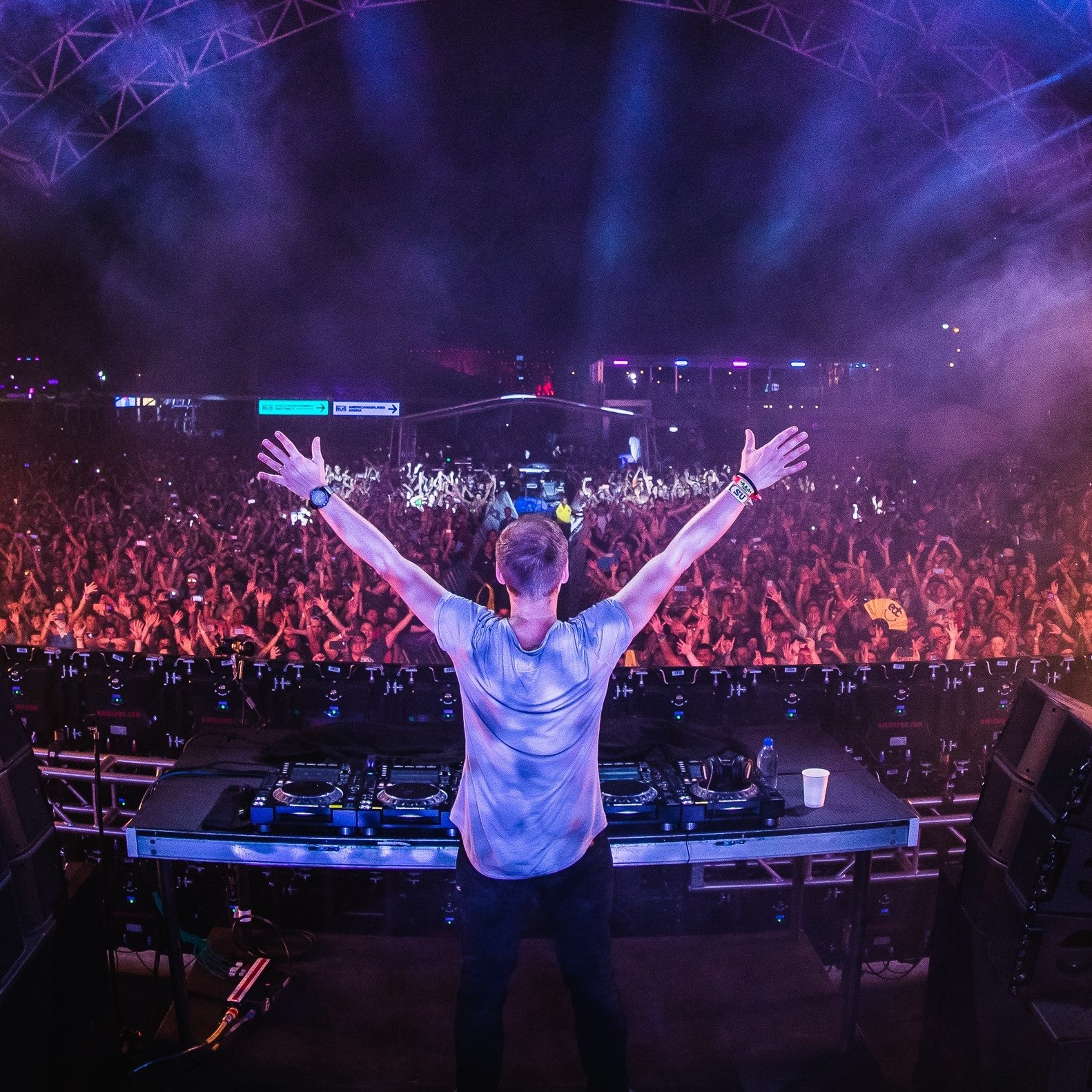 A State Of Trance 1044