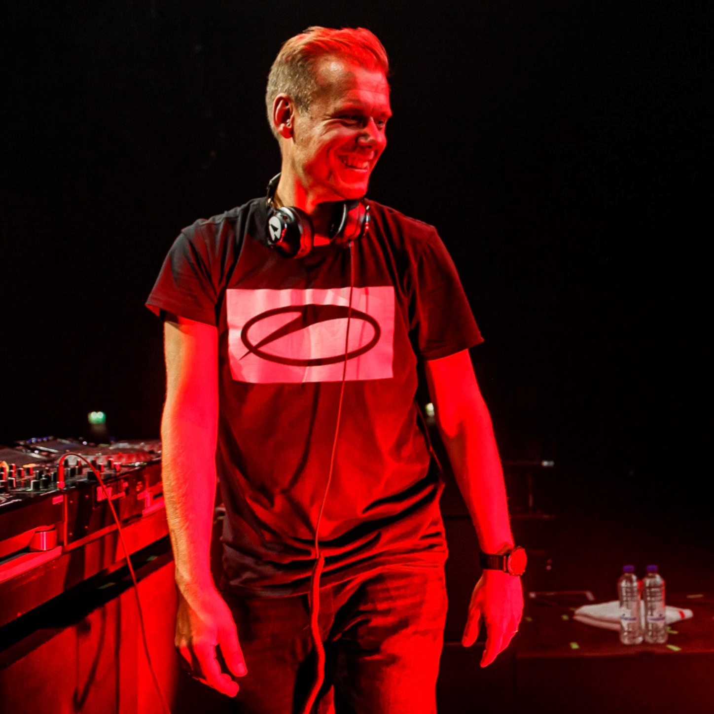 A State Of Trance 1069 (19.05.2022) with Armin van Buuren, Ruben de Ronde & Giuseppe Ottaviani