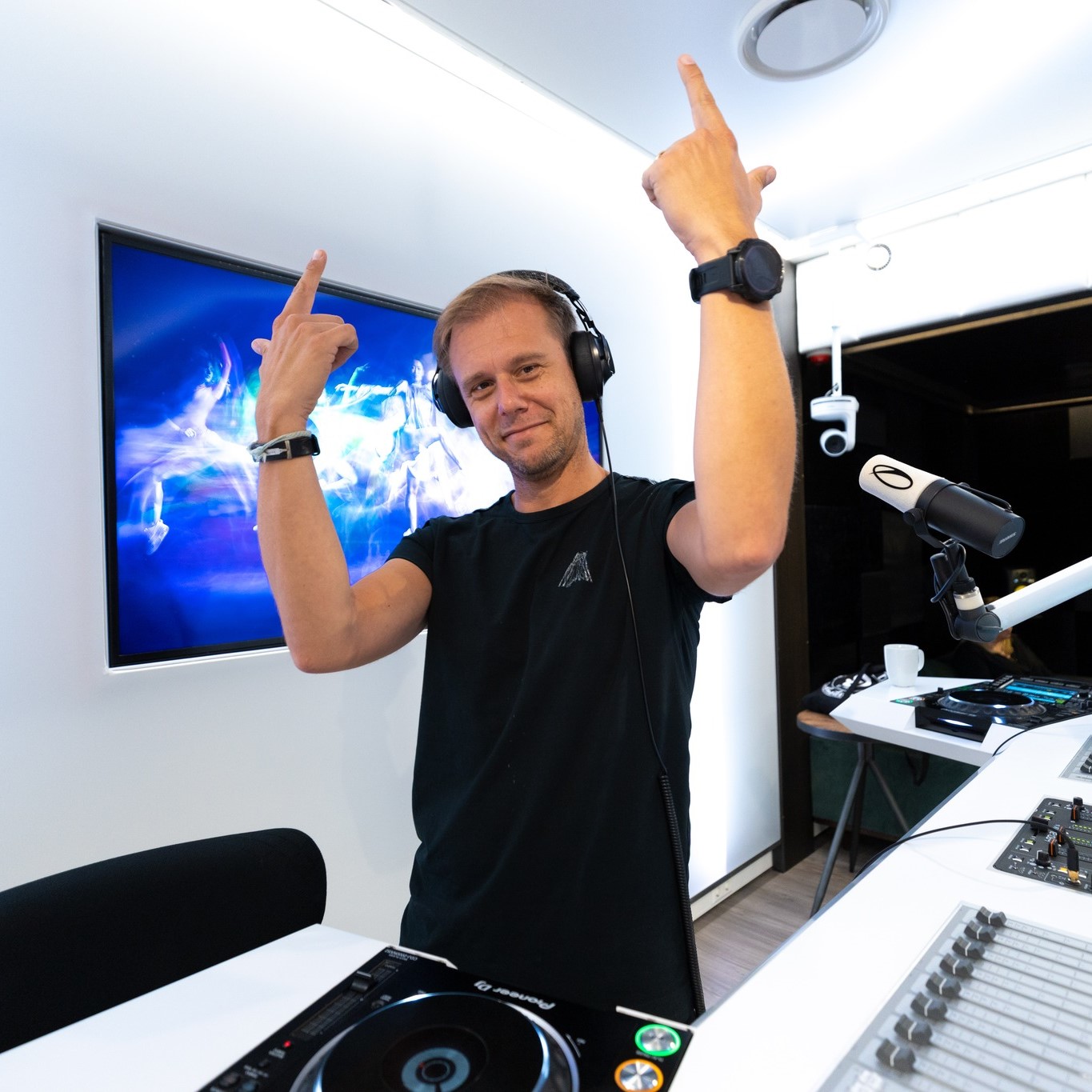 A State Of Trance 1100 – TOP 50 Special (22.12.2022) with Armin van Buuren, Ruben De Ronde & Ferry Corsten