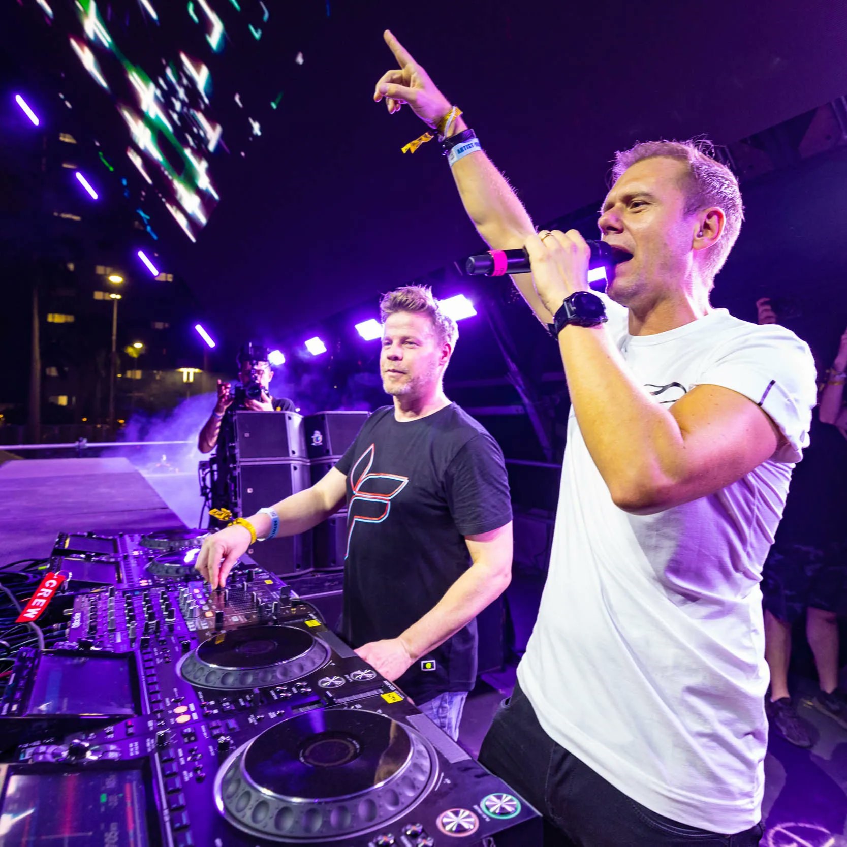 A State Of Trance 1115 (06.04.2023) with Armin van Buuren, Ruben de Ronde & Ferry Corsten