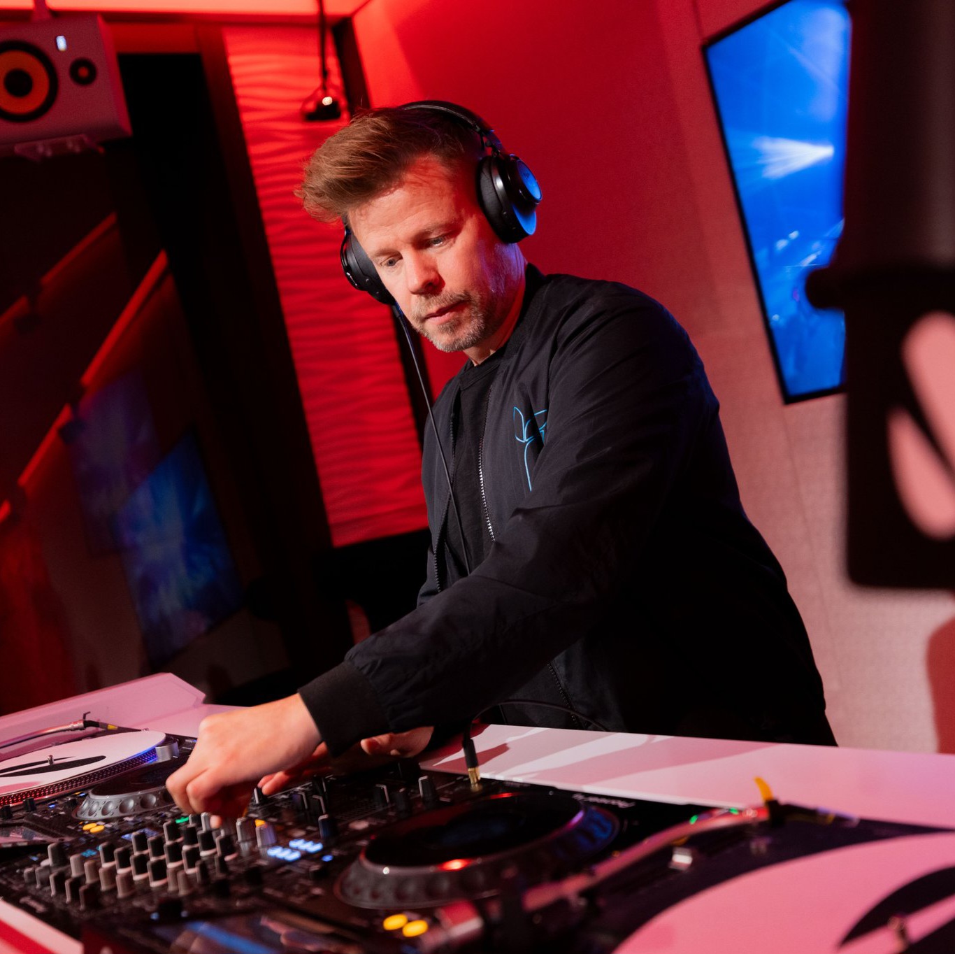A State Of Trance 1132 (03.08.2023) with Armin van Buuren, Ruben de Ronde & Ferry Corsten