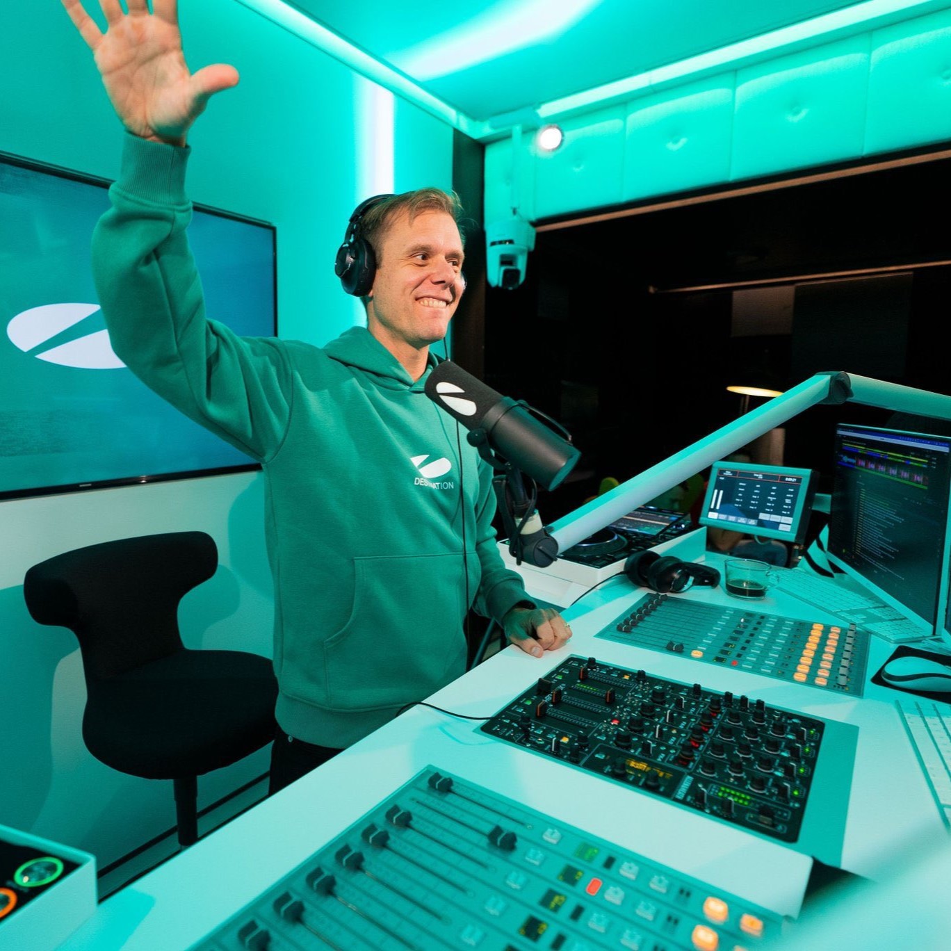 A State Of Trance 1149 (30.11.2023) with Armin van Buuren, Ruben de Ronde, Ben Gold, Hel:sløwed & Rose Ringed