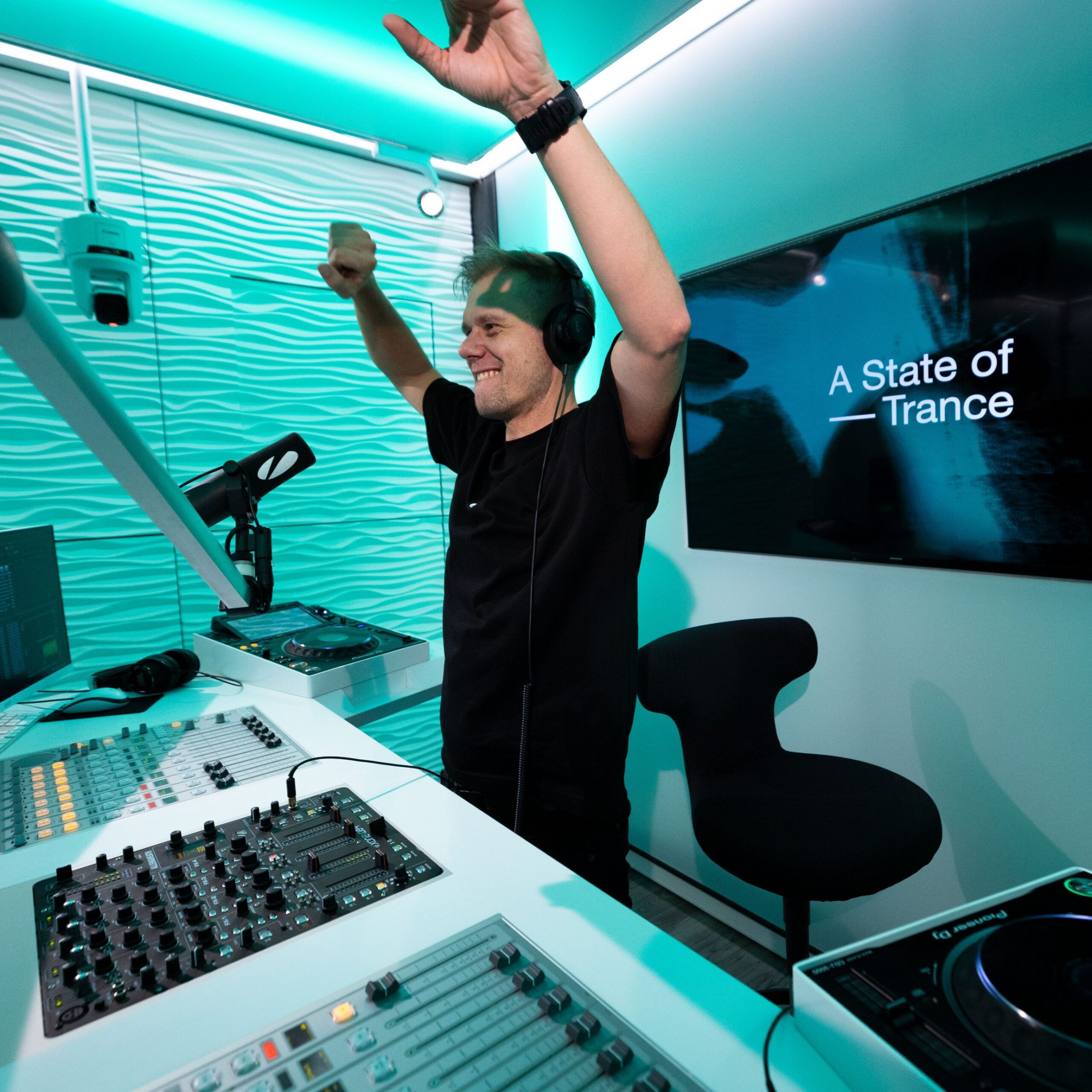 A State Of Trance 1162 (29.02.2024) with Armin van Buuren, Ruben de Ronde, Atara & Maciej Celewski