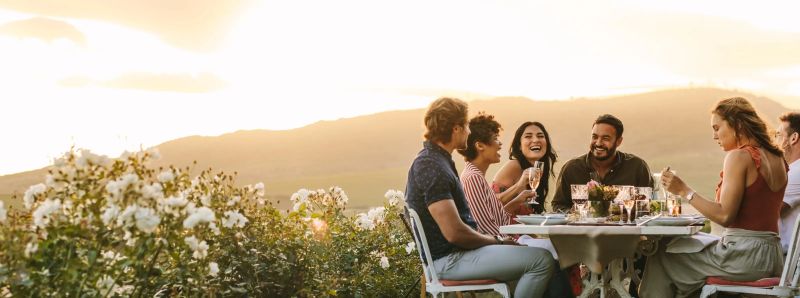 Ants Mares Exterminating - Elegant Minimal Wallpaper - Ultra HD