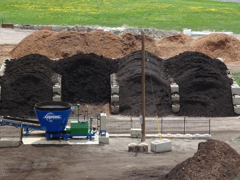 Compost Systems We Understand Compost - Premium Minimal Background Gallery - 4K