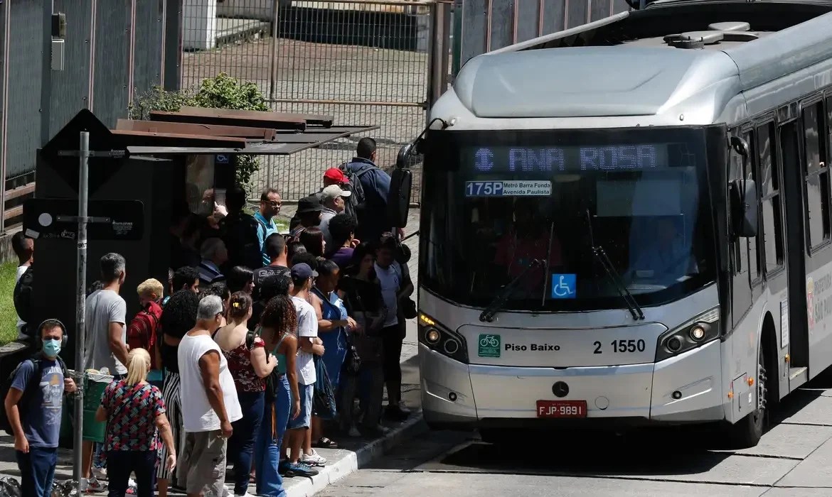 A gratuidade do transporte no dia das eleições é uma iniciativa para a promoção da Cidadania.