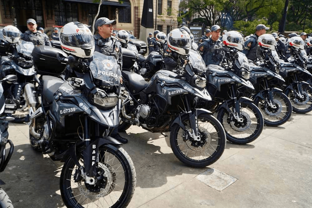 As motos utilizadas por policiais militares passam a contar com câmeras  com sistema de reconhecimento de placas de veículos.