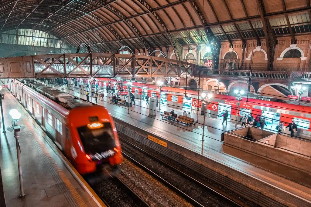 A estação Palmeiras-Barra Funda, na zona oeste de São Paulo, passa a ser o novo ponto final de três linhas, reduzindo o o desembarque na estação da Luz.