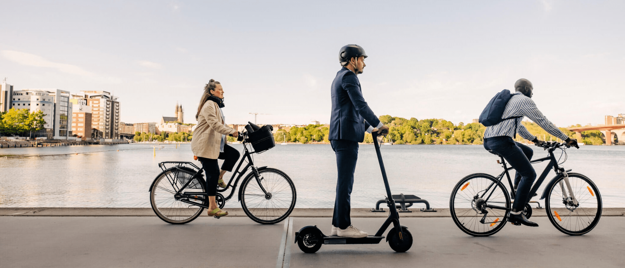 A micromobilidade, que engloba meios de transporte leves como bicicletas, patinetes e scooters elétricas, vem ganhando espaço nas grandes cidades brasileira
