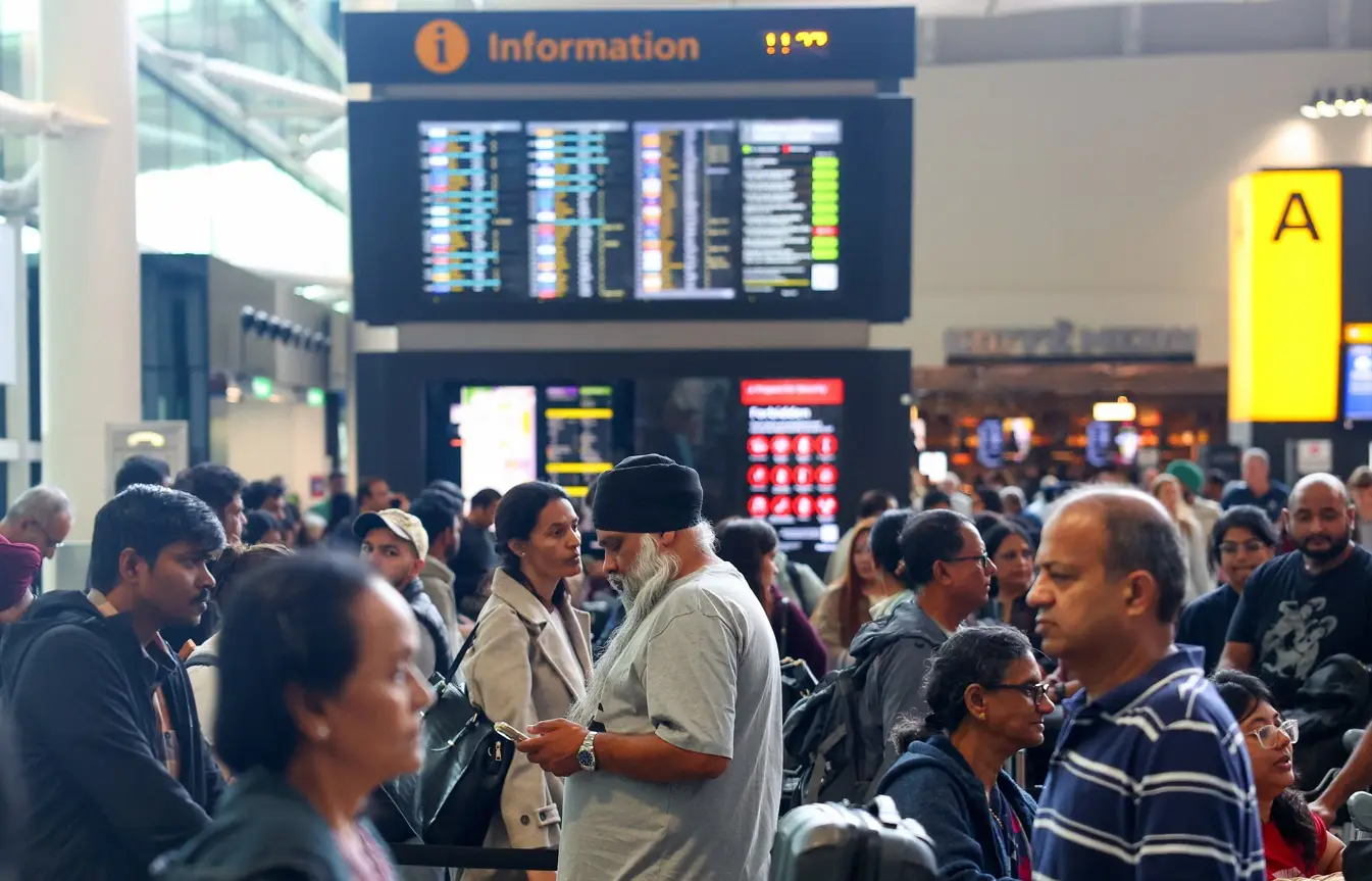 Um ataque cibernético interrompeu sistemas essenciais de check-in e embarque em vários aeroportos europeus neste último final de semana.