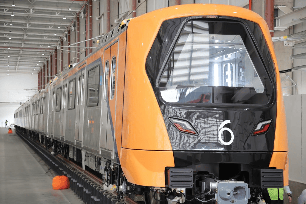 A expansão dos trilhos em São Paulo representa um dos maiores avanços no sistema de transporte sobre trilhos da capital em anos recentes.