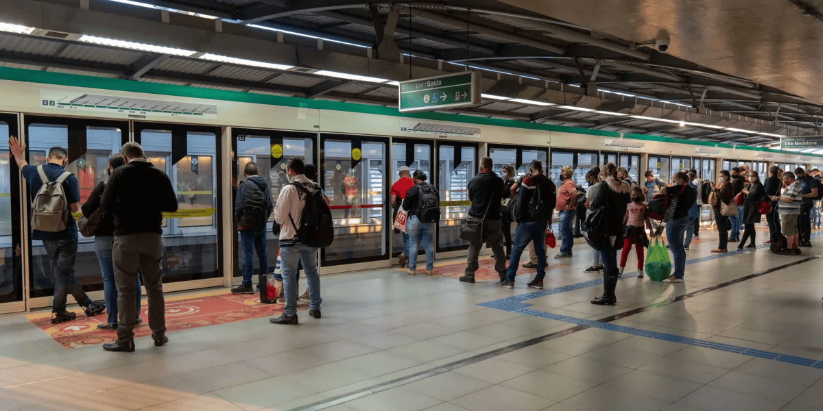 O Metrô de São Paulo prorroga operação 24 horas até 31 de janeiro de 2027 a operação 24 horas nas madrugadas entre sábado e domingo.