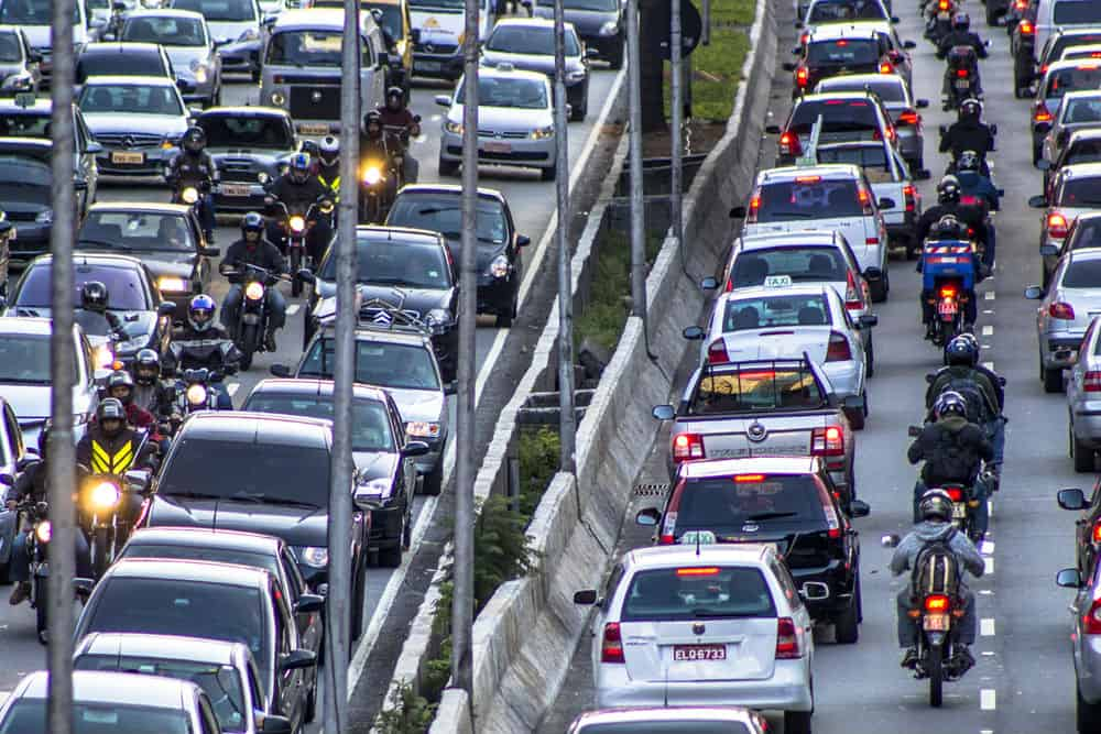 Multas aplicadas a motocicletas aumentaram significativamente na cidade de São Paulo nos primeiros cinco meses de 2026.