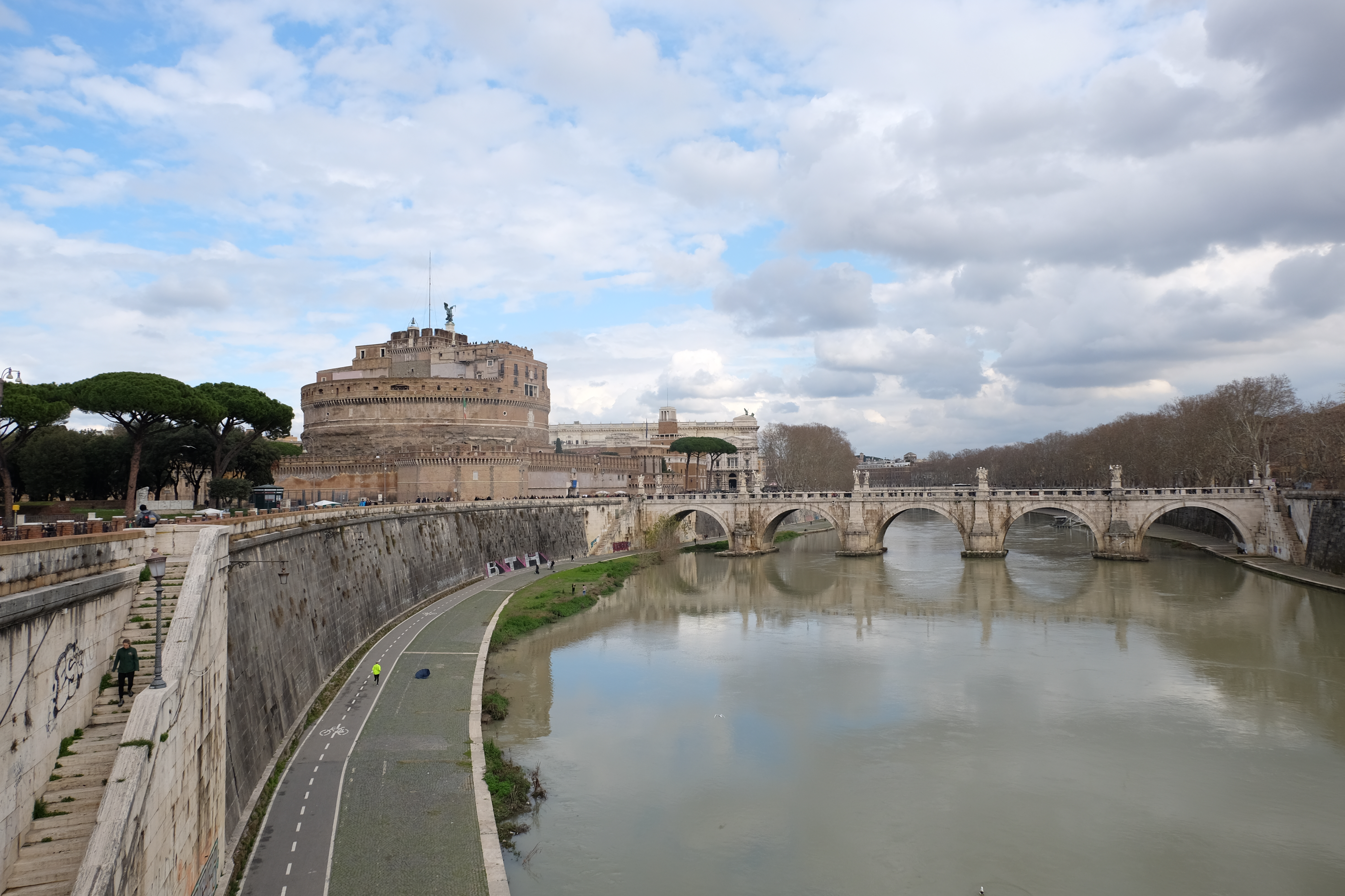 Le château et le pont Saint-Ange