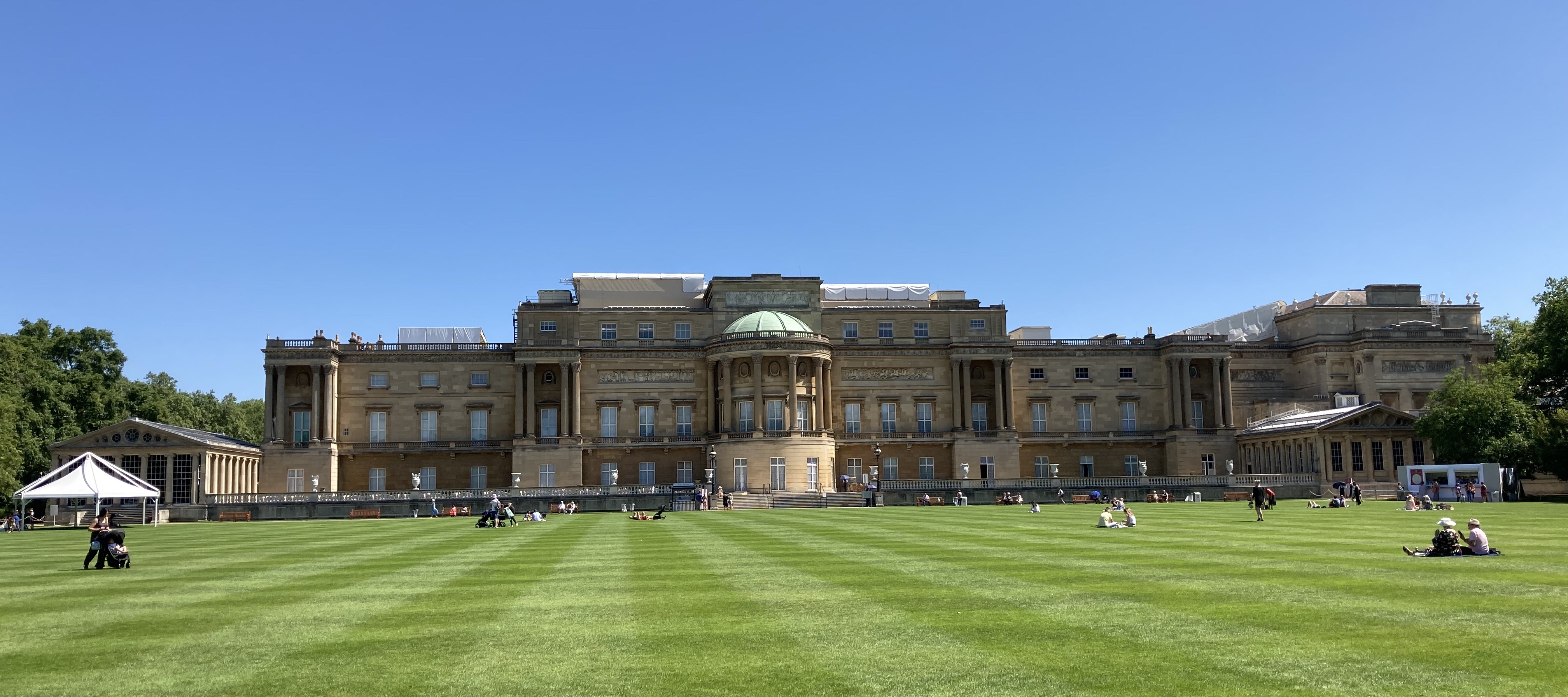 A Visit to Buckingham Palace Garden – Travel Gourmet