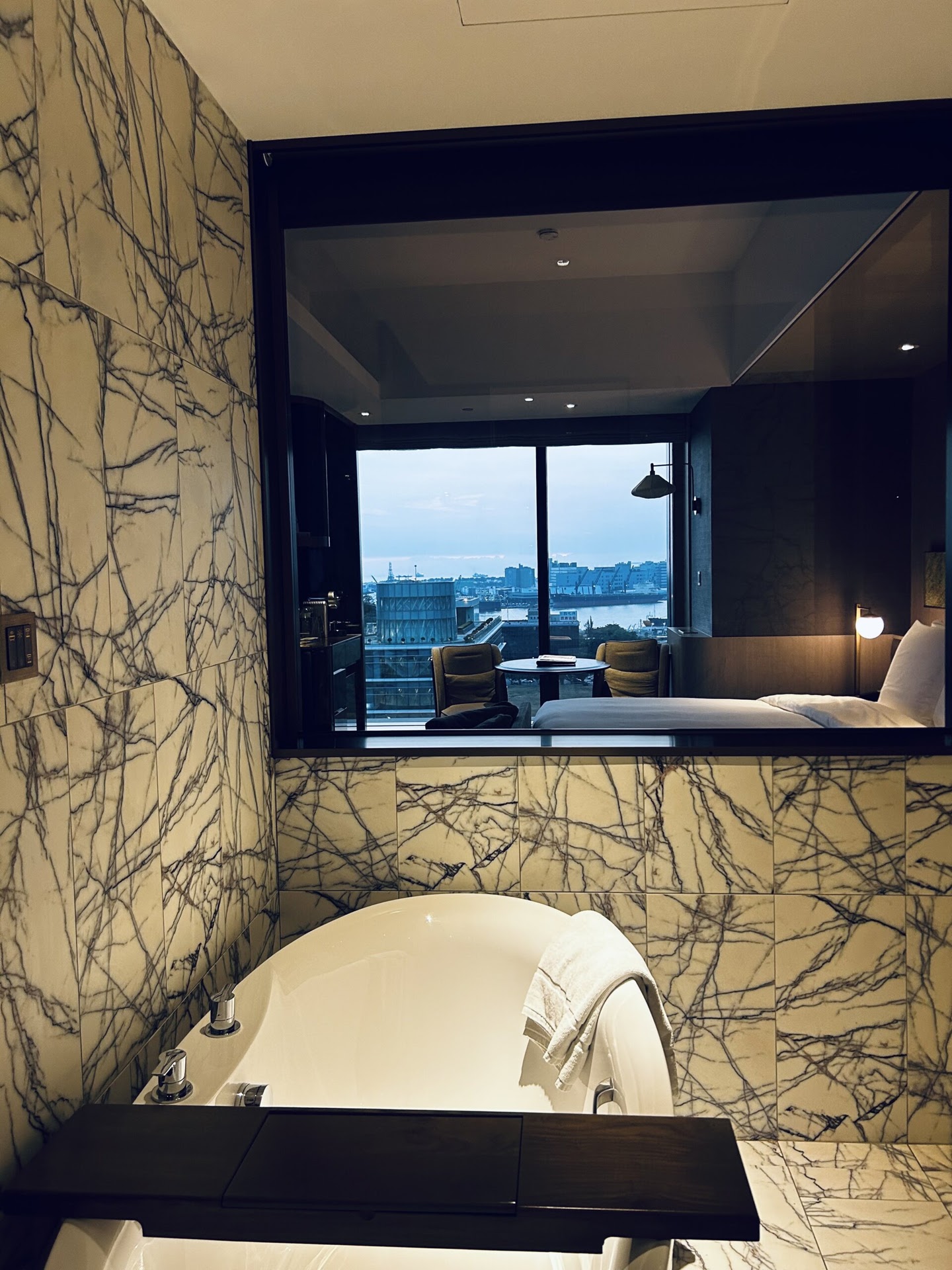 〚高雄五星級飯店〛高雄洲際酒店》IHG旗下奢華海景房型〉大地早餐Buffet》特色室內泳池開箱