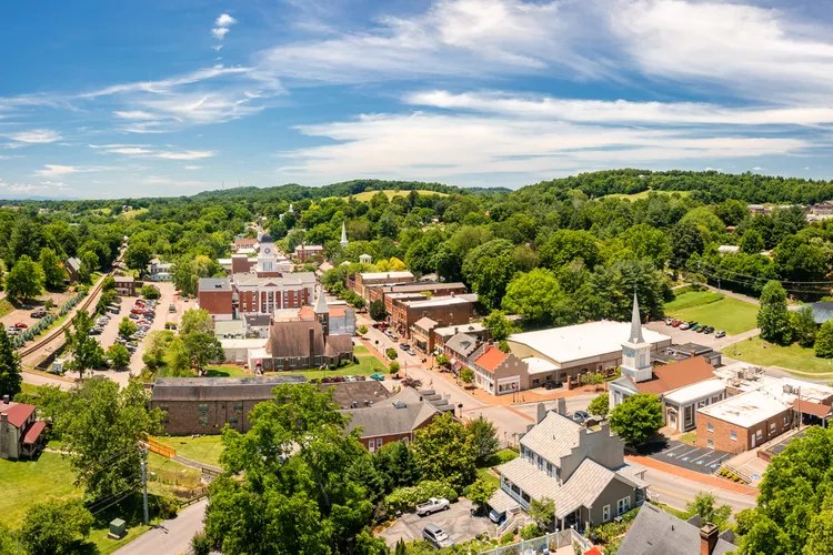TAL-jonesborough-TNMTNTOWNS0524-ca636d515959407d9ef24e724b41e0e2 - Los mejores pueblos de montaña en Tennessee, según los locales