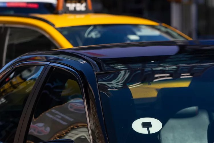 Uber anuncia nueva opción de transporte compartido para traslados más económicos al aeropuerto