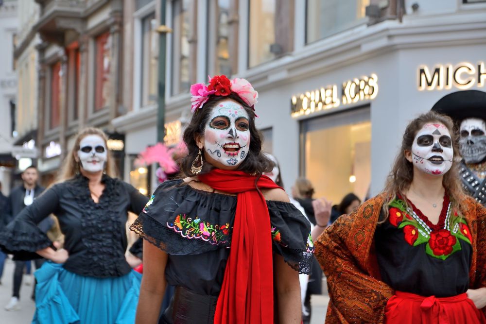 Dia-De-Los-MUERTOS-1000x667 - Conoce el Mictlán: niveles, leyendas y rituales del Infierno Mexica