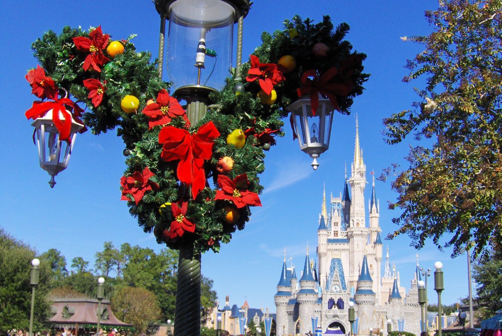 Disney-Navidad-1000x670 - 5 desfiles y actividades tradicionales de Navidad en Disney Florida