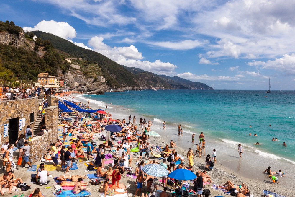 turismo-en-Monterosso-al-Mare-1000x667 - “Coolcation”, la tendencia de viajes que surge como respuesta al cambio climático