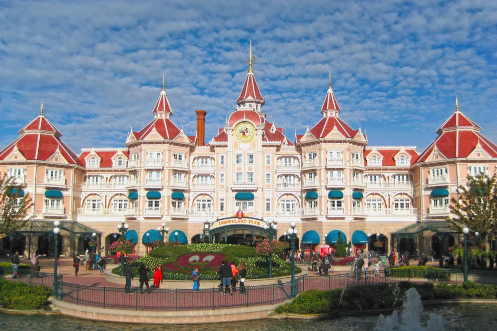 disneyland-parque-1000x667 - Destinos perfectos para viajar con niños en Europa