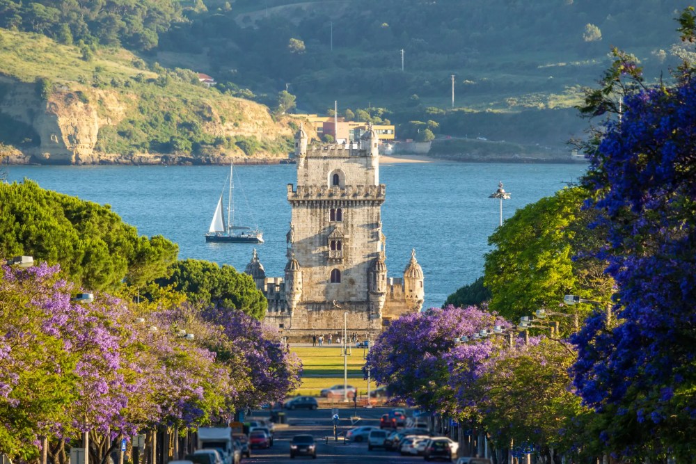lisboa-torre-belem-1000x667 - Escapadas otoñales e invernales: los mejores destinos cerca de España para un fin de semana
