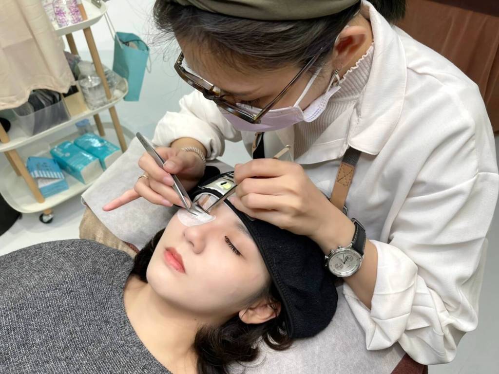 新竹美睫|就算戴著口罩也要美美的「艾莉美睫」纖長捲翹感單根式嫁接 16 新竹美睫-艾莉美睫設計