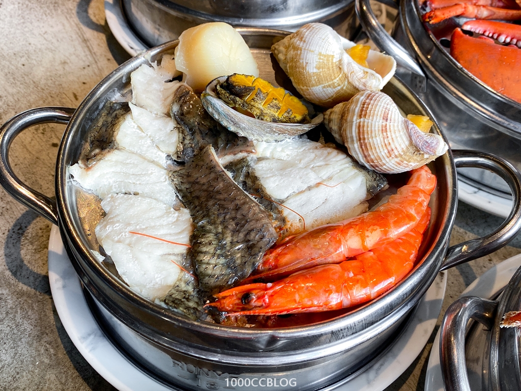 台中美食「8德司創意餐館」超浮誇痛風餐!鮮味十足的活體波士頓龍蝦雙龍塔! 11 台中-台中美食-台中餐廳-台中必吃美食-台中海鮮-8德司創意餐館-1000cc去旅行