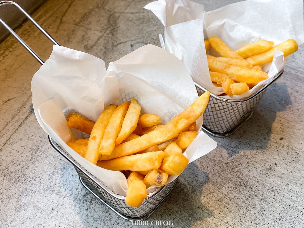 台中美食「8德司創意餐館」超浮誇痛風餐!鮮味十足的活體波士頓龍蝦雙龍塔! 25 台中-台中美食-台中餐廳-台中必吃美食-台中海鮮-8德司創意餐館-1000cc去旅行