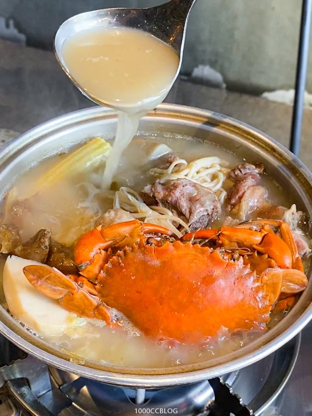 台中美食「8德司創意餐館」超浮誇痛風餐!鮮味十足的活體波士頓龍蝦雙龍塔! 18 台中-台中美食-台中餐廳-台中必吃美食-台中海鮮-8德司創意餐館-1000cc去旅行