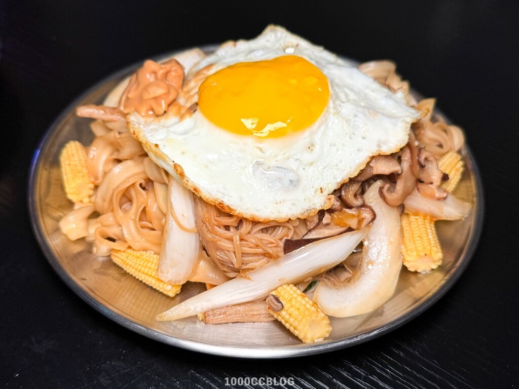 桃園新開幕「營玖Enjoy」推出情緒價值滿滿的火焰煙霧秀和世界級的花式調酒表演 56 營玖Enjoy-中壢餐酒館-桃園餐酒館-桃園咖啡餐酒館-白天的餐酒館-火焰煙霧秀-推薦桃園餐酒館-桃園表演餐酒館-桃園火焰煙霧秀-中壢推薦餐酒館-1000cc