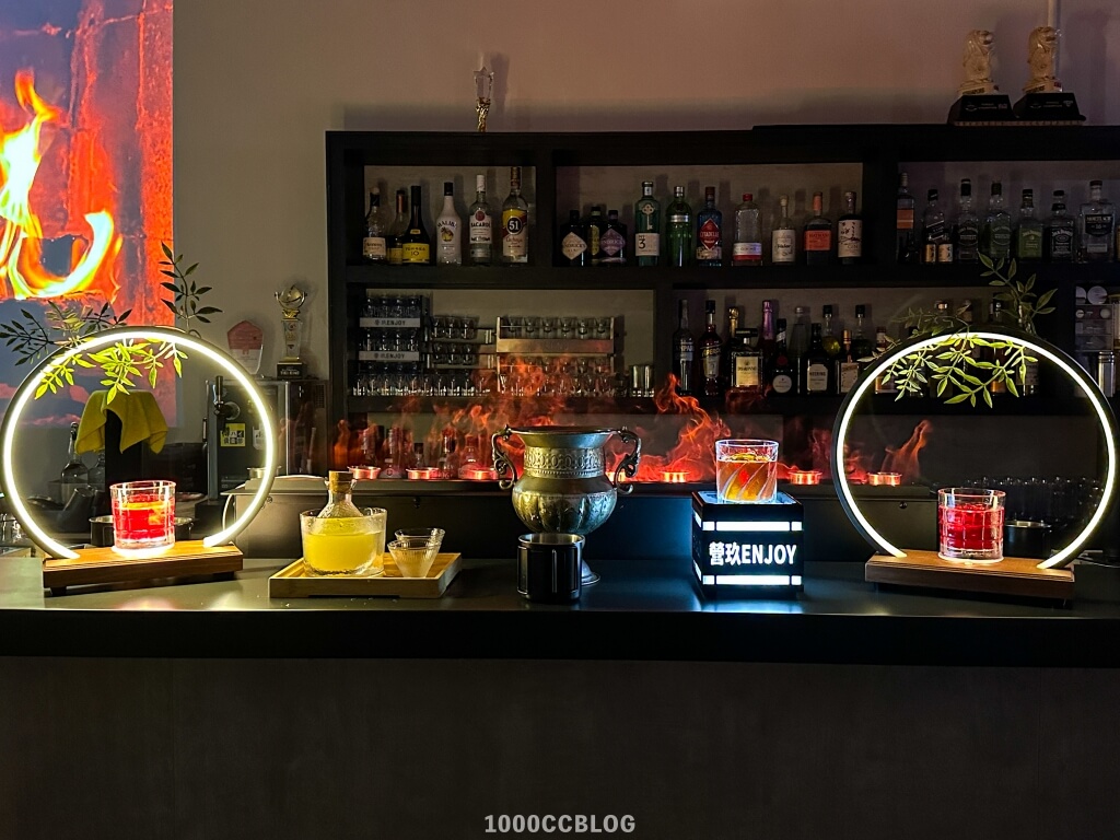 桃園新開幕「營玖Enjoy」推出情緒價值滿滿的火焰煙霧秀和世界級的花式調酒表演 28 營玖Enjoy-中壢餐酒館-桃園餐酒館-桃園咖啡餐酒館-白天的餐酒館-火焰煙霧秀-推薦桃園餐酒館-桃園表演餐酒館-桃園火焰煙霧秀-中壢推薦餐酒館-1000cc