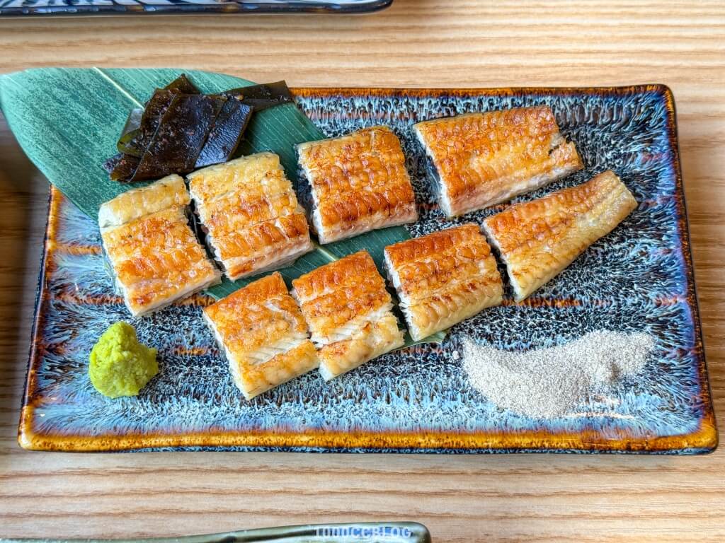 台中必吃「一鰻」手工拔刺鰻魚,品嚐最道地的蒲燒鰻魚飯! 30 一鰻~美村匠人味自慢,唯一鰻魚飯-台中必吃鰻魚飯-好吃鰻魚飯-台中推薦鰻魚飯-台中推薦聚餐-1000cc1