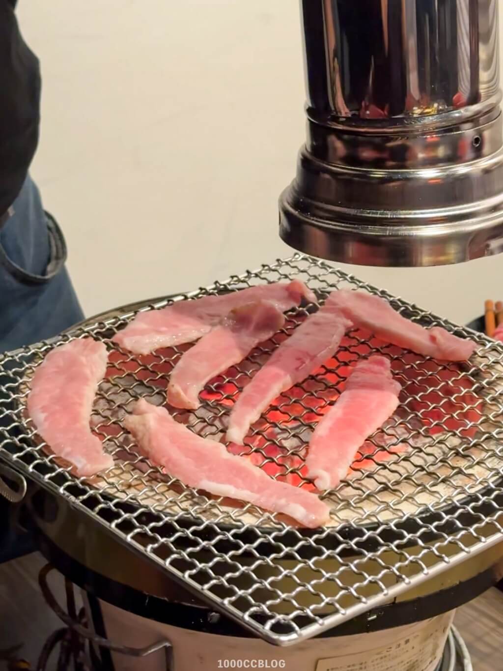 台北東區必吃「原木燒肉」60公分超長牛舌和各種頂級肉品,還有專人全程代烤! 49 原木燒肉-全程專人代烤-大安區首選燒肉-大安去必吃燒肉-大安區燒肉推薦-台北新開幕燒肉-台北聚餐燒肉-台北便宜燒肉-1000cc
