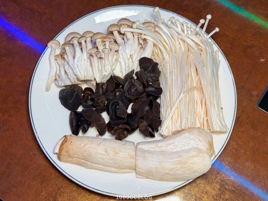 信義區新潮鍋物「椒朋友辛潮麻辣鍋」全台唯一24種潮酒牆還有Godiva雪糕吃到飽!! 66 台北夢廣場店Dream Plaza 台北最新麻辣火鍋 最有特色 首推麻辣鍋 交朋友麻辣鍋 聚會首選 火鍋平價火鍋 超強酒牆壁 1000cc65