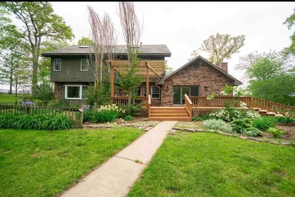 scarlet manor back deck