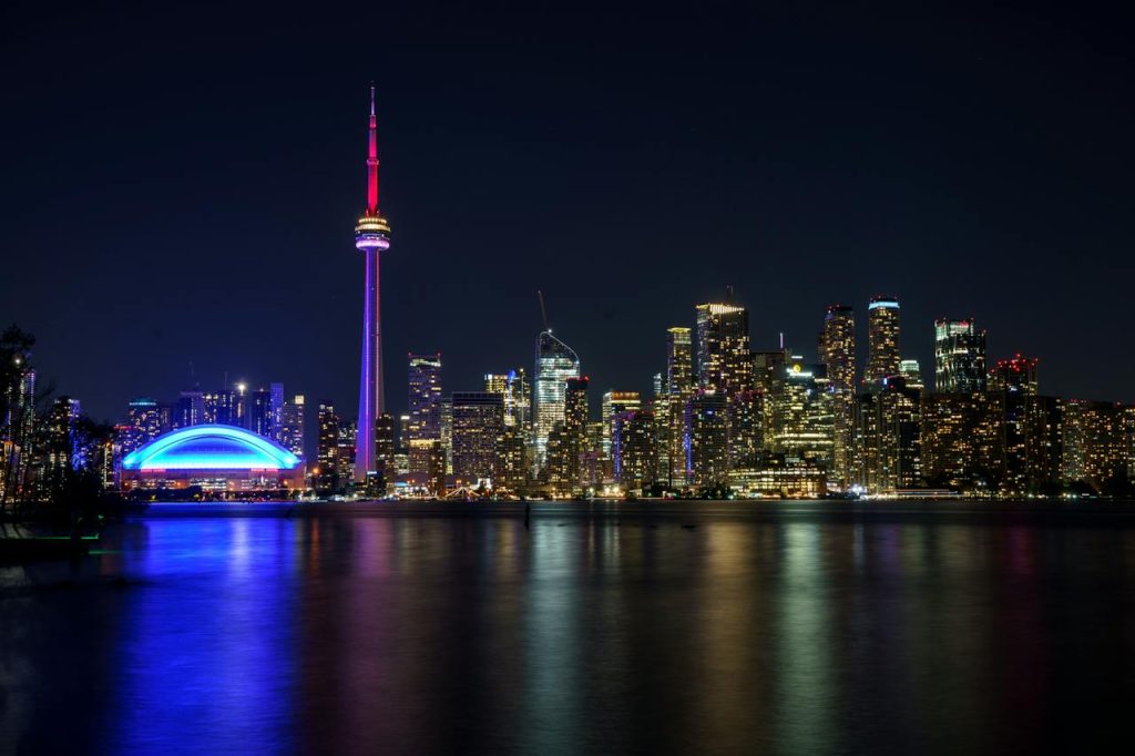 toronto skyline at night