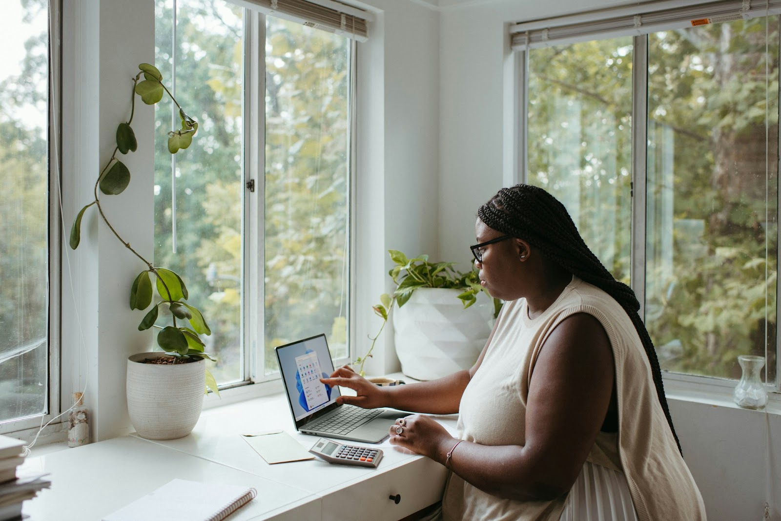 Become a Digital Nomad With These 4 Hacks