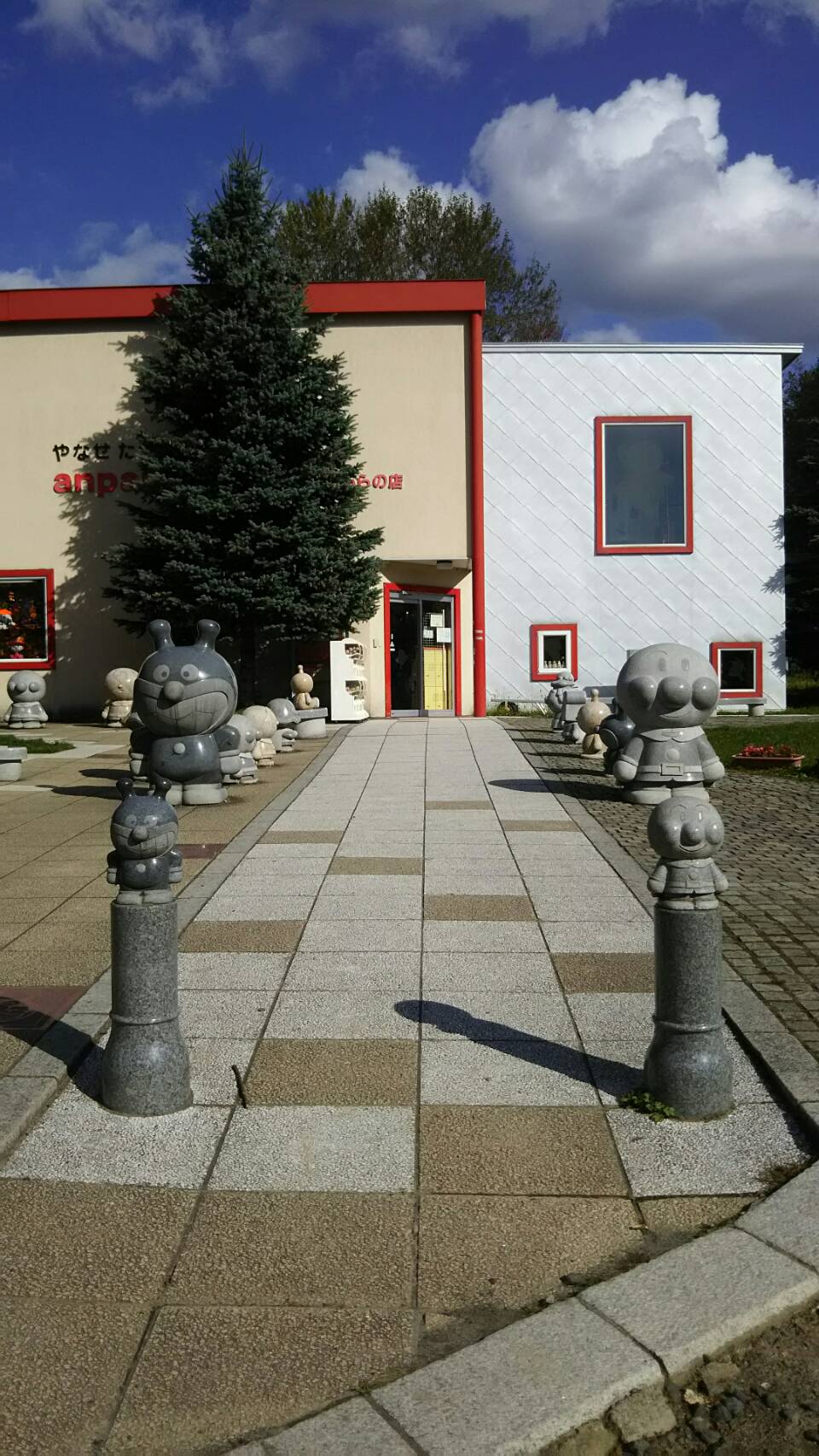 美味しい富良野ジャム園と大人も楽しいアンパンマンショップ！クロワッサンカタラーナも