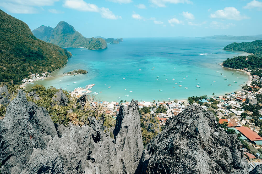 Taraw cliff overlooking El Nido Town
