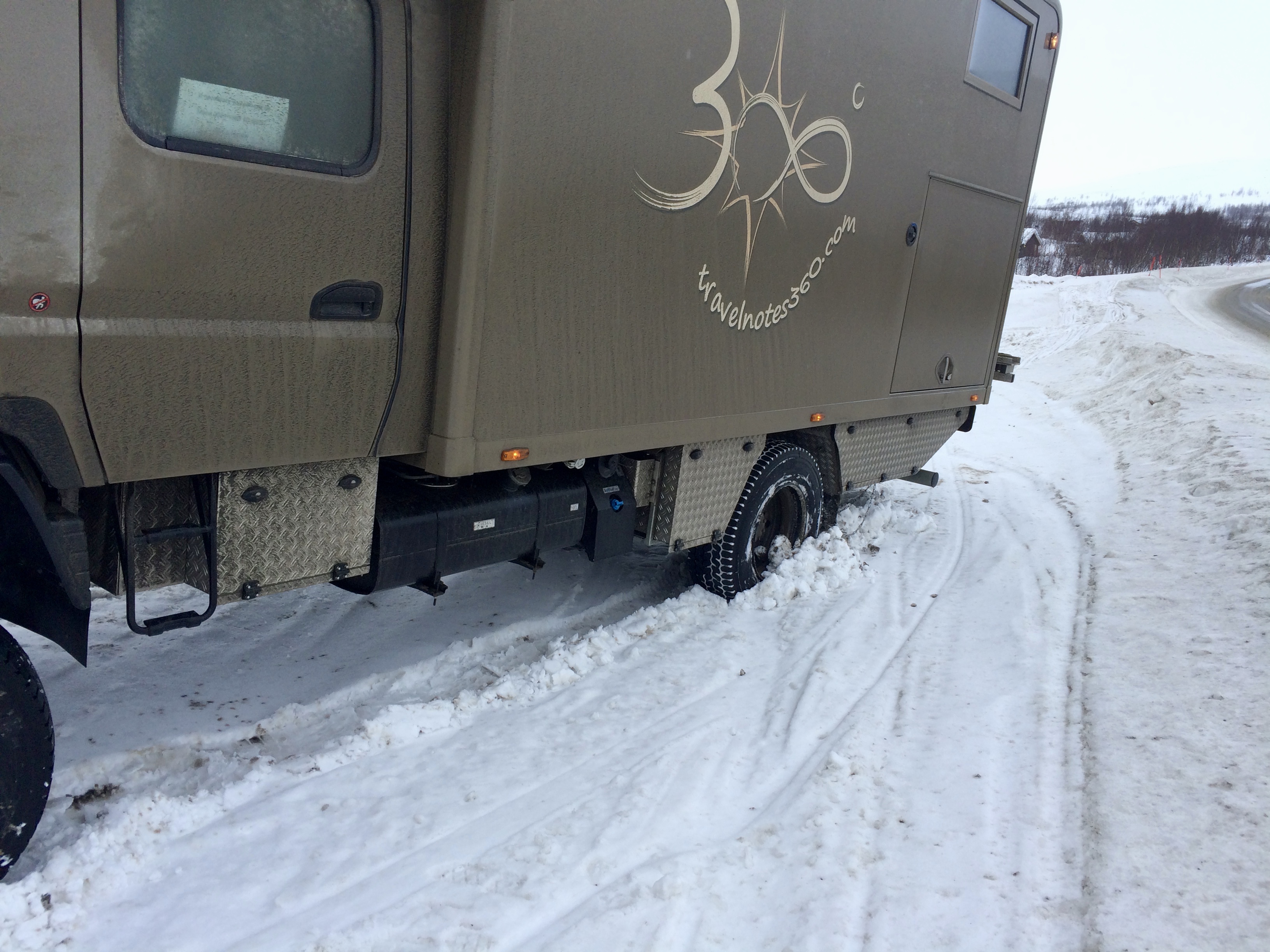 Fuso Canter 4x4 im isländischen Schnee