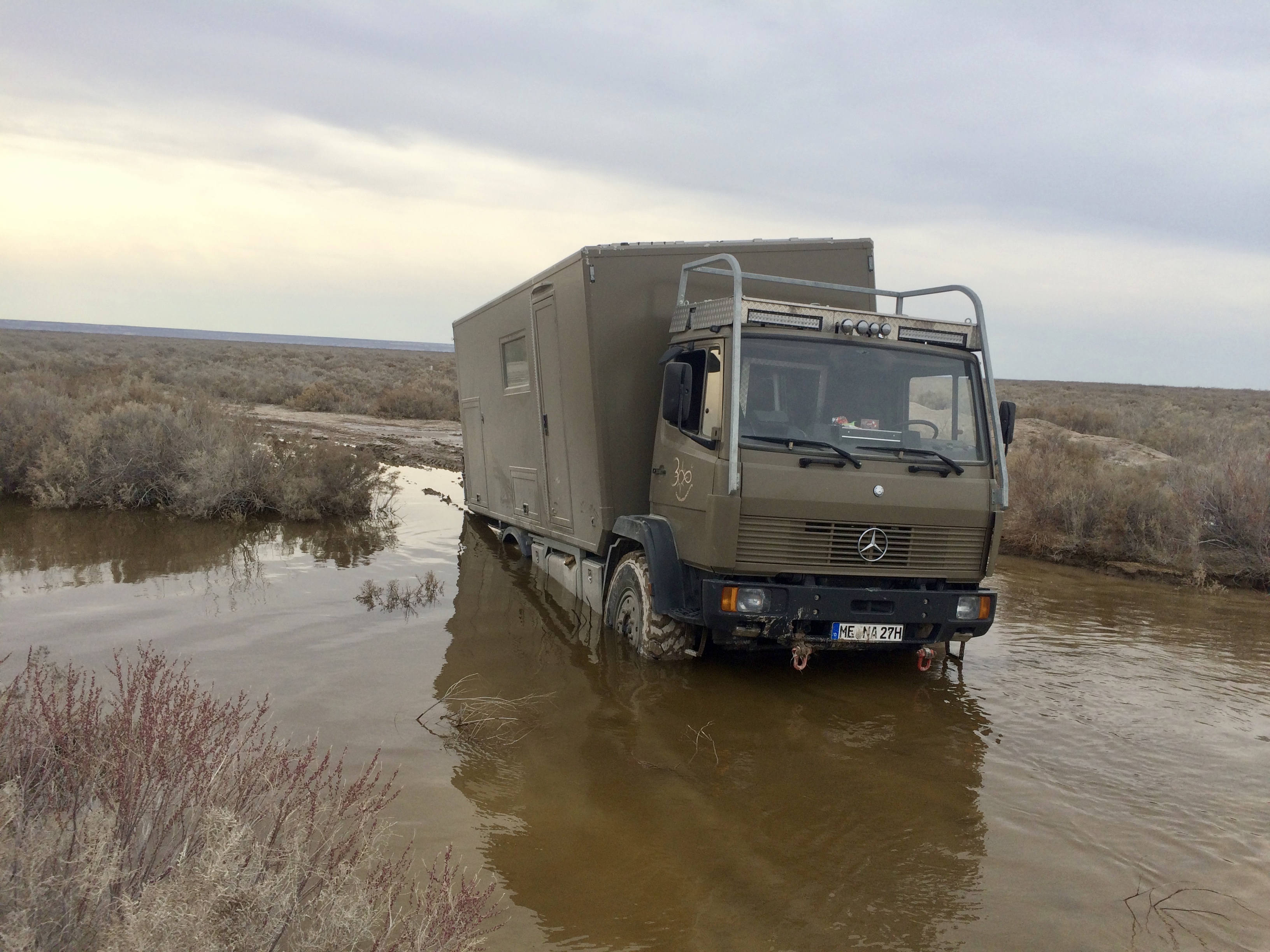 Benz 1120AF Usbekistan Aralkum-Wüste
