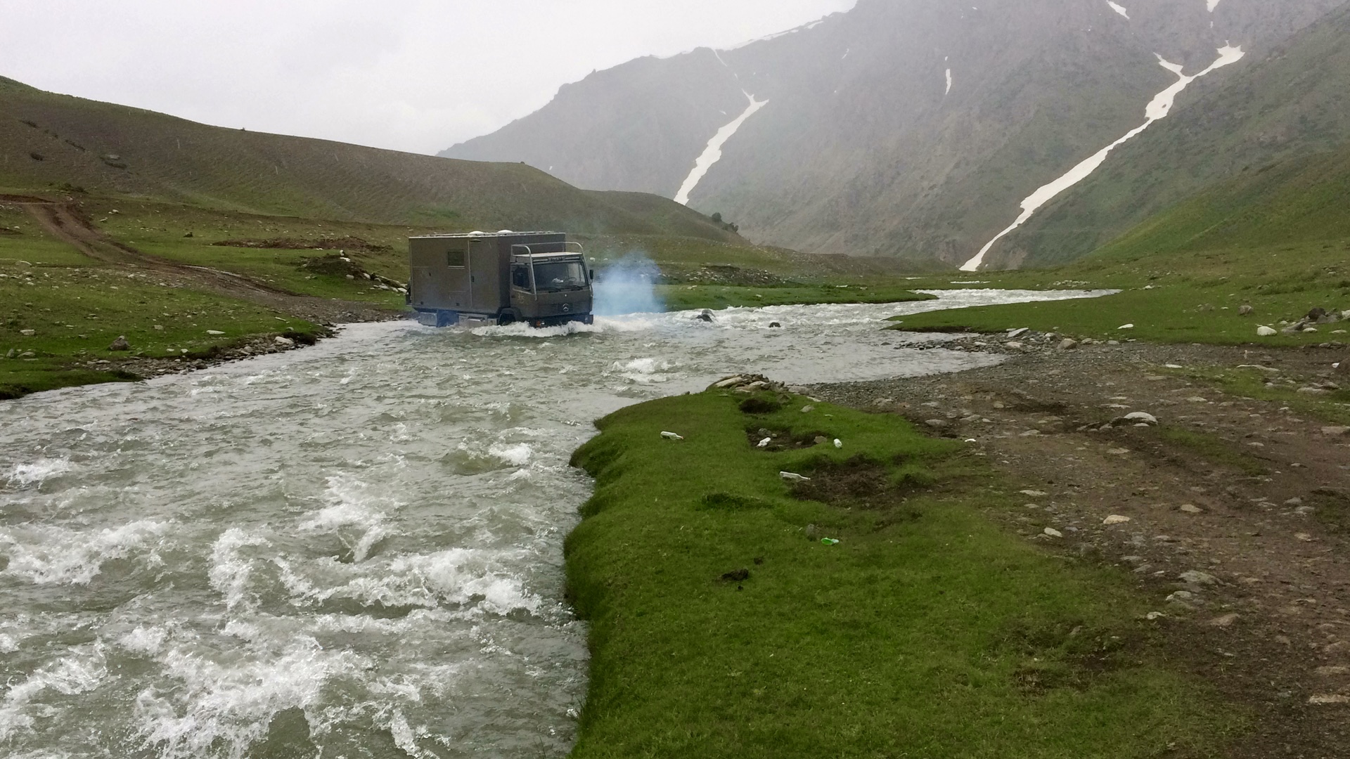 Benz 1120AF Wasserdurchfahrt Kirgisistan M076 - Pereval Kara Buura