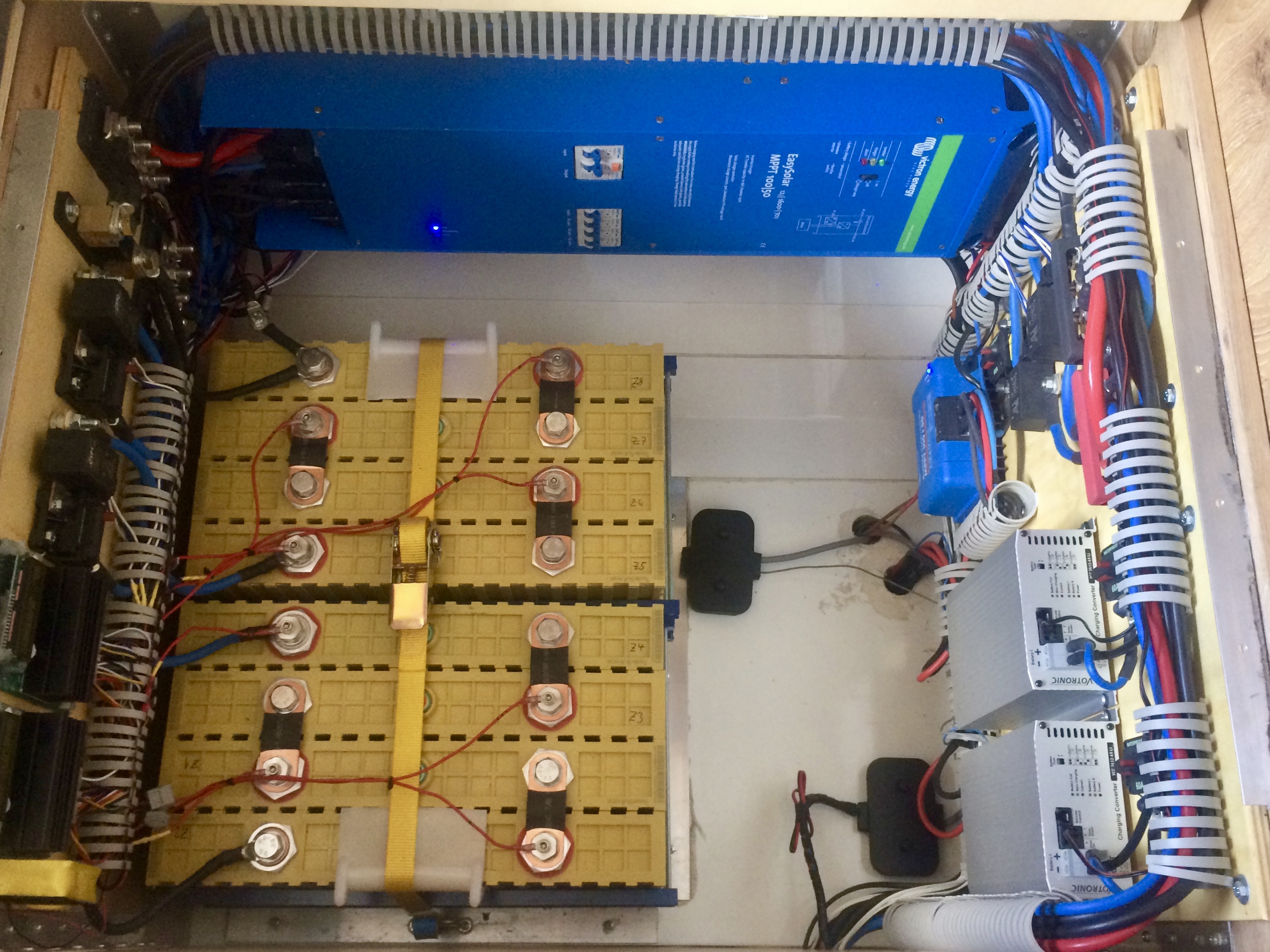 Benz - LiFePo4, Easysolar